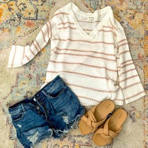 Size M/L Miracle lightweight and super soft sweater